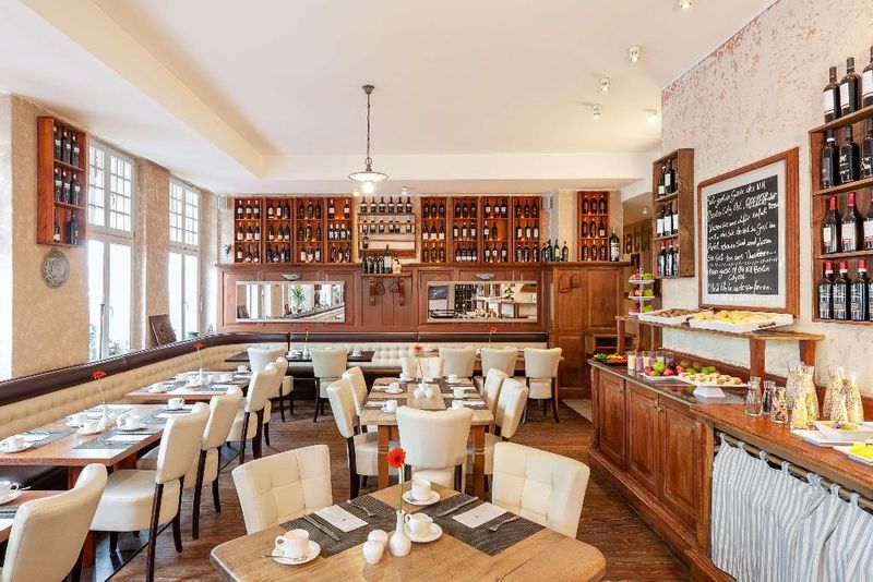 Hotel NH Berlin City Ost, Deutschland, Berlin. Großes 8