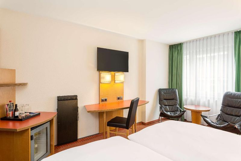 Hotel NH Berlin City Ost, Deutschland, Berlin. Großes 32