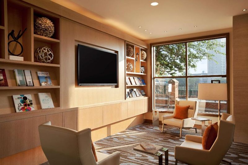 Hotel Doubletree Suites By Hilton Hotel Boston-Cambridge, USA, Boston. Großes 2