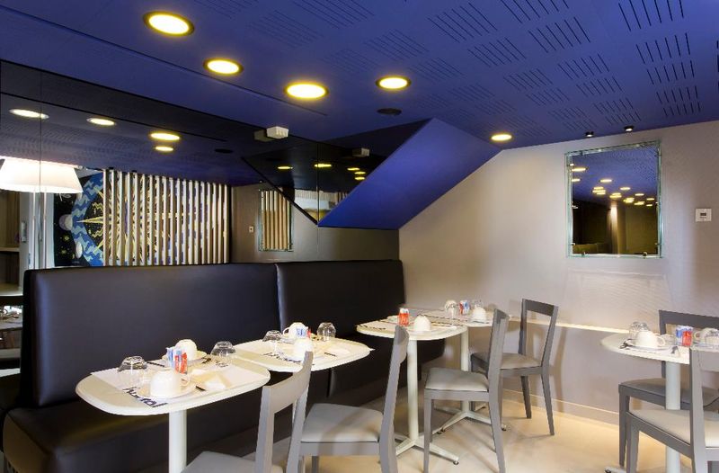 Hotel Libertel Gare de l'Est Français, Frankreich, Paris. Großes 2