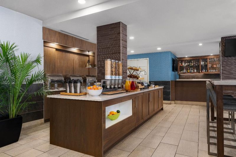 Hotel Hilton Garden Inn Calgary Airport, Kanada, Calgary. Großes 24