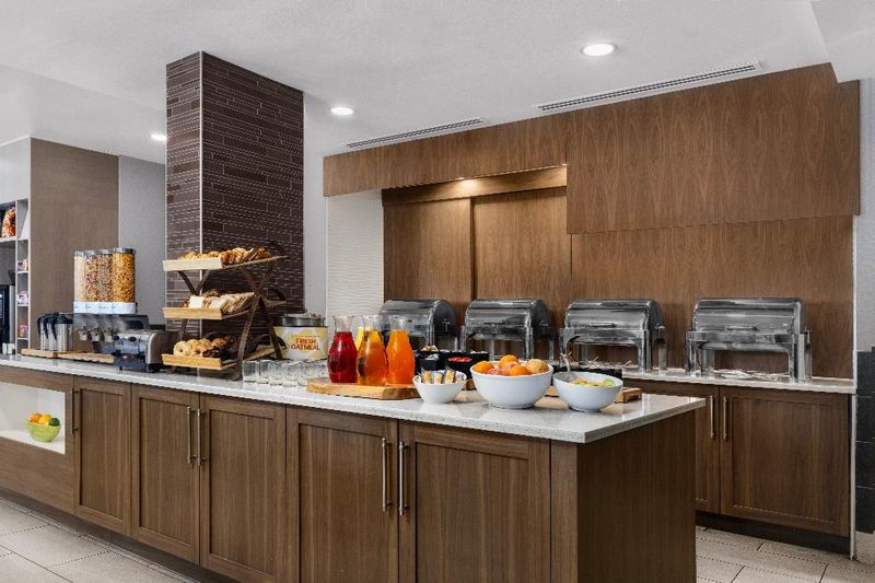 Hotel Hilton Garden Inn Calgary Airport, Kanada, Calgary. Großes 24