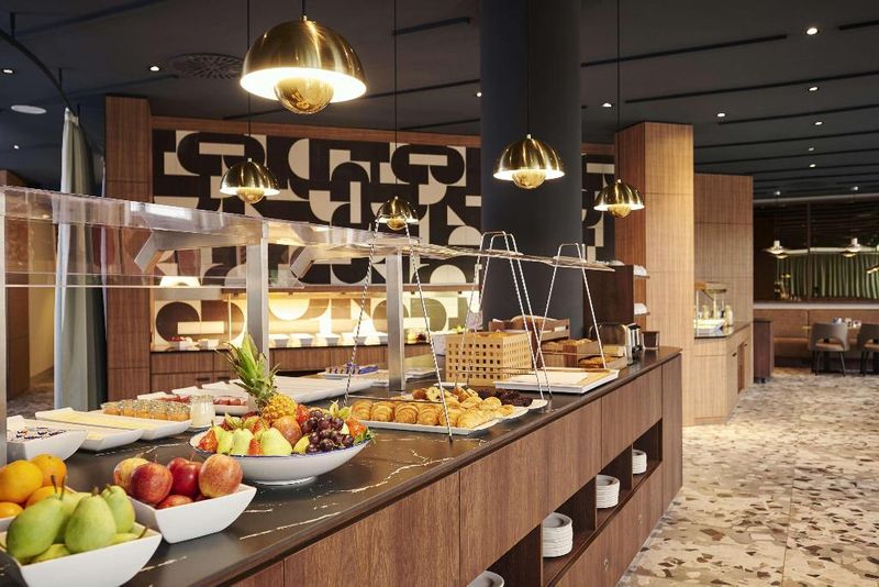 Hotel NH Frankfurt Airport, Deutschland, Kelsterbach. Großes 56