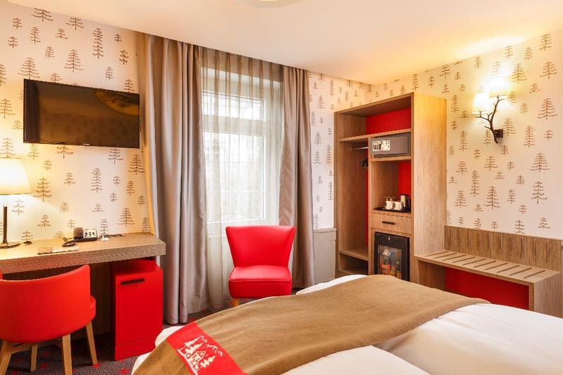 Hotel Swiss Night by Fassbind, Schweiz, Zürich. Großes 1