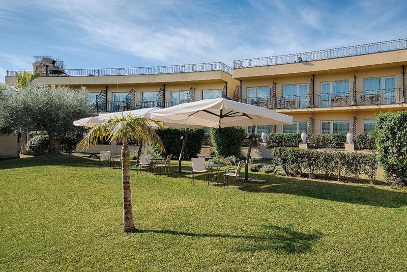 Hotel NH Catania Parco Degli Aragonesi, Italien, Catania. Großes 1