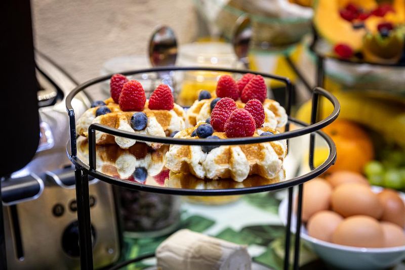 Hotel Hotel Romance Malesherbes by Patrick Hayat, Frankreich, Paris. Großes 1