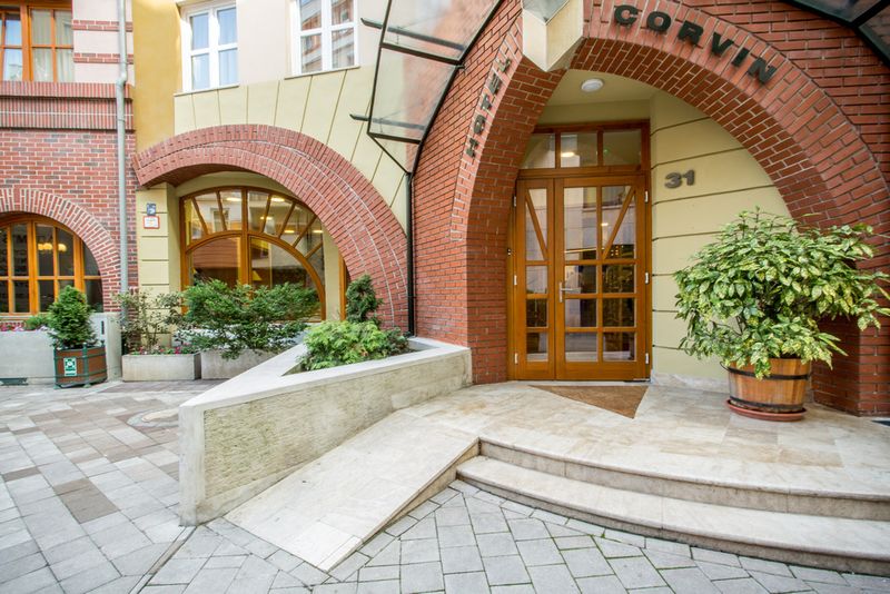 Hotel Corvin Hotel Budapest - Corvin wing, Ungarn, Budapest. Großes 25