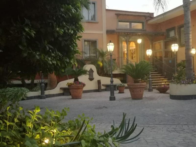 Hotel Buono, Italien, Neapel. Großes 2