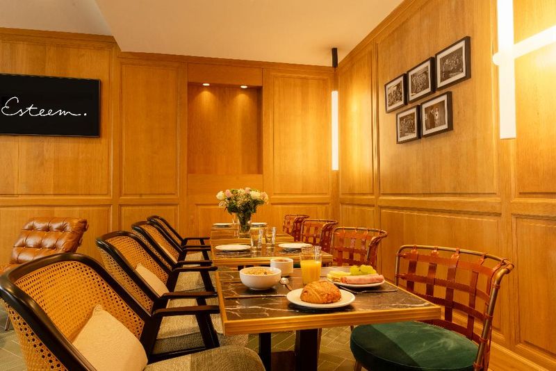 Hotel Esteem Tour Eiffel, Frankreich, Paris. Großes 20