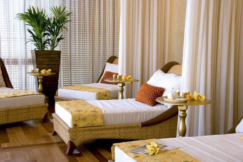 Hotel Raffles Dubai, Vereinigte Arabische Emirate, Dubai. Großes 2