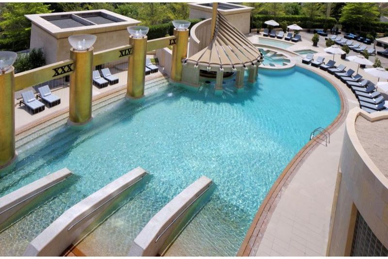 Hotel Raffles Dubai, Vereinigte Arabische Emirate, Dubai. Großes 97