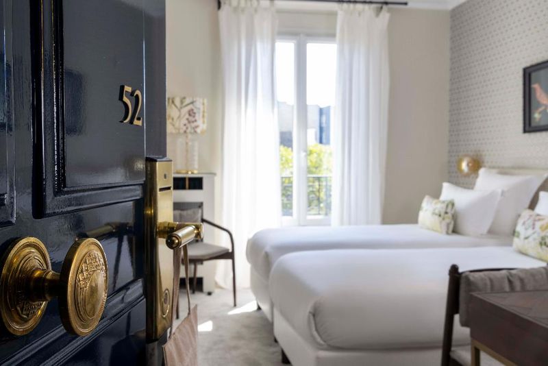 Hotel De Banville, Frankreich, Paris. Großes 1