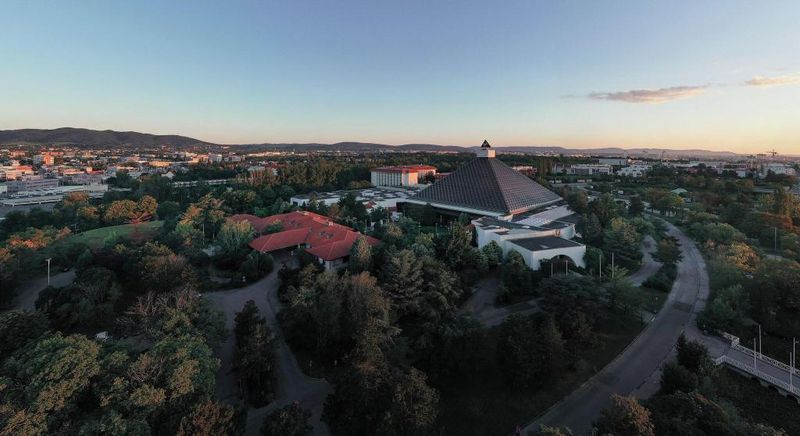 Hotel Eventhotel Pyramide, Österreich, Vösendorf. Großes 2