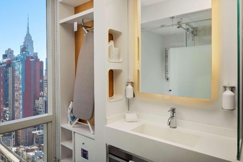 Hotel YOTEL New York Times Square, USA, New York City - Manhattan. Großes 1