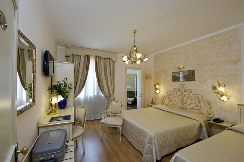 Hotel Viktoria Palace, Italien, Venedig. Großes 2