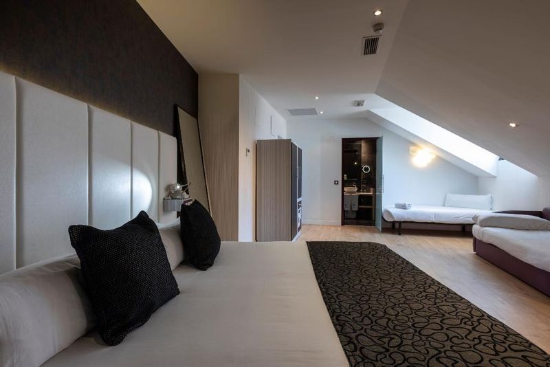 Hotel Petit Palace Santa Barbara, Spanien, Madrid. Großes 1