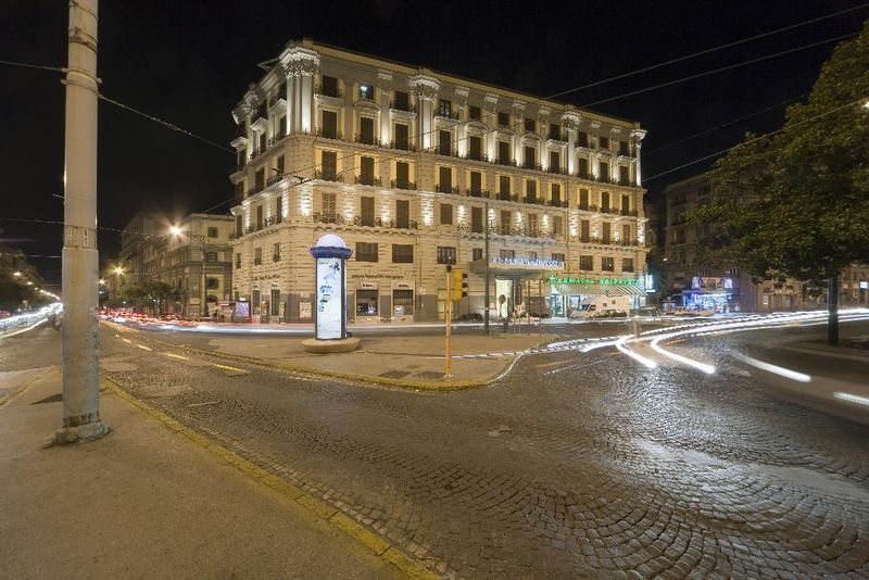 Hotel UNA HOTELS Napoli, Italien, Neapel. Großes 49