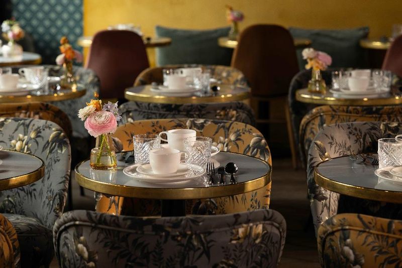 Hotel Maxim Folies, Frankreich, Paris. Großes 2