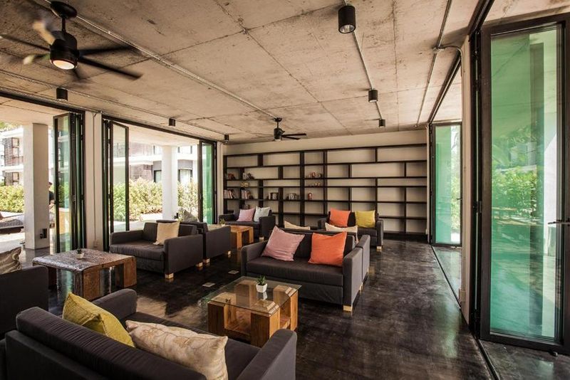 Hotel The Title Beach Front, Thailand, Rawai Beach. Großes 2