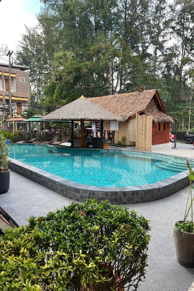 Hotel Ginis Beach Resort by ZUZU, Thailand, Kamala. Großes 13