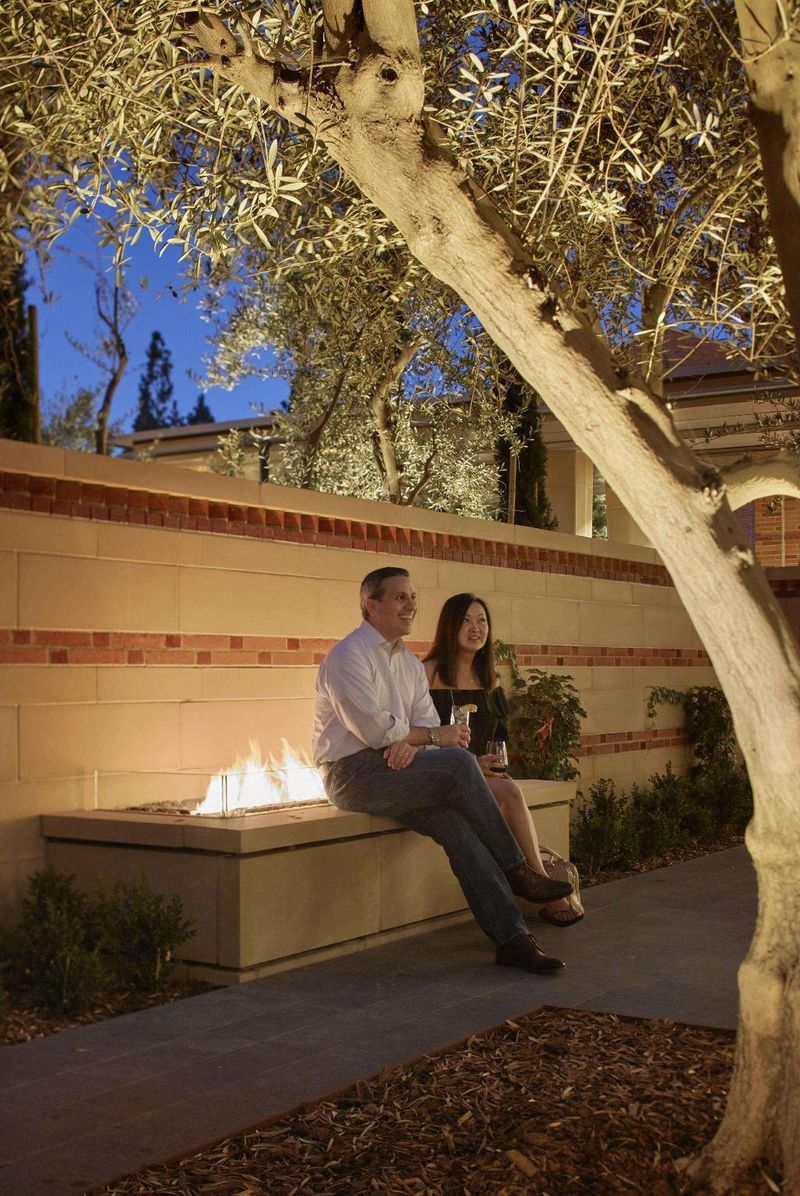 Hotel UCLA Meyer And Renee Luskin Conference center, USA, Los Angeles. Großes 70