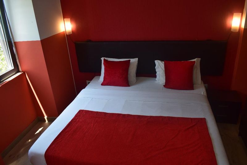 Hotel Universo Romântico Guesthouse & Spa, Portugal, Lissabon. Großes 99