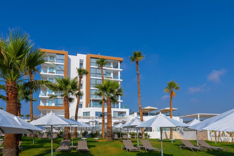 Hotel Leonardo Crystal Cove Hotel and Spa by the sea, Zypern, Paralimni. Großes 2