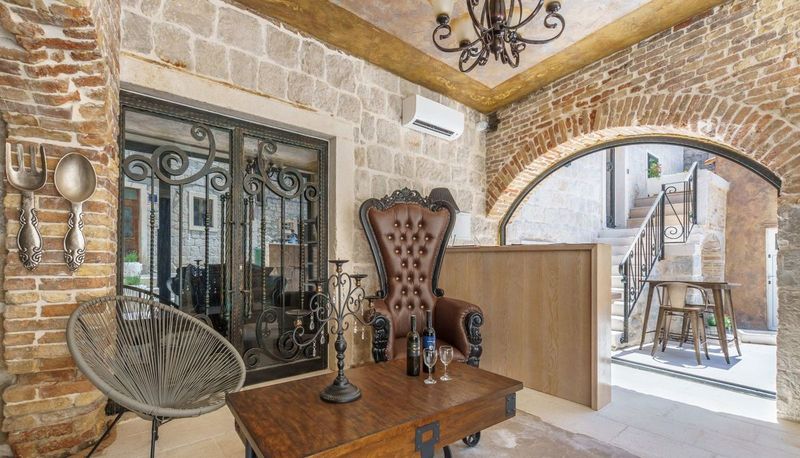 Hotel Heritage Palace Varos - Quaint & Elegant Hotels, Kroatien, Split. Großes 2