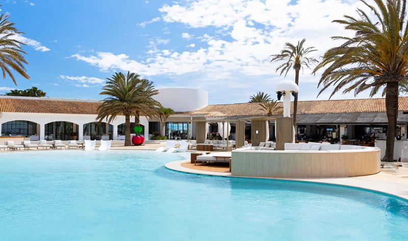 Hotel Destino Five Ibiza 5 Star Grand Luxe Resort, Spanien, Santa Eulalia del Rio. Großes 2