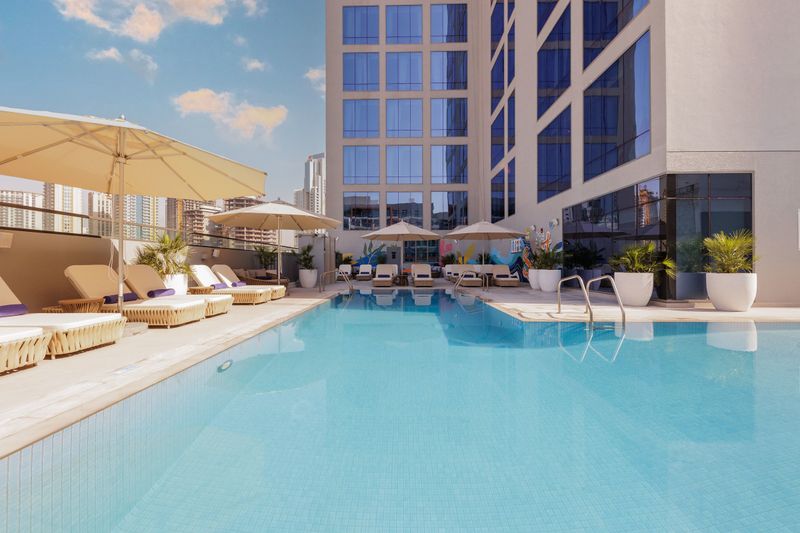 Hotel Holiday Inn Dubai Village Circle, Vereinigte Arabische Emirate, Dubai. Großes 1