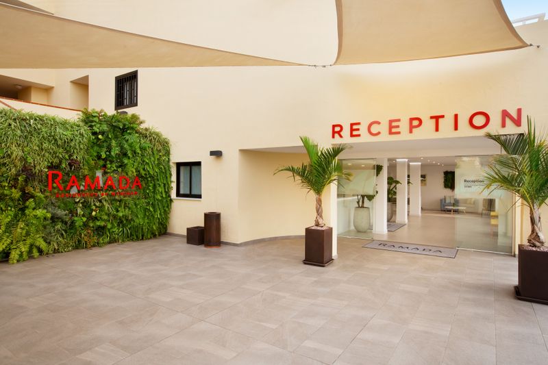 Hotel Ramada Residences by Wyndham Tenerife Costa Adeje, Spanien, Adeje. Großes 1