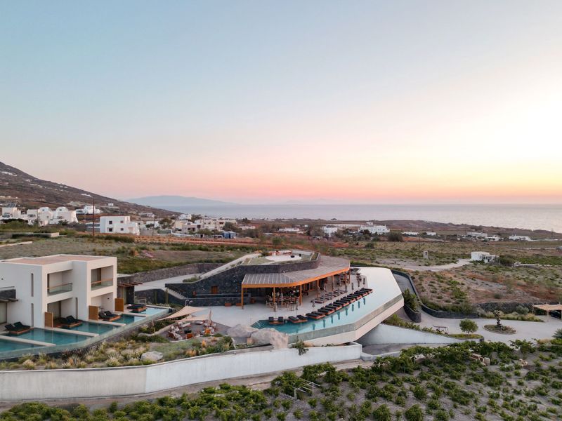 Hotel Magma Resort Santorini, part of The Unbound Collection by Hyatt, Griechenland, Vourvoulos. Großes 24