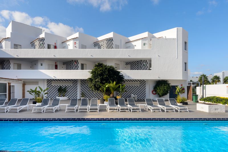 Hotel Aparthotel Vibra Mogambo - Adults Only, Spanien, Playa d'en Bossa. Großes 1