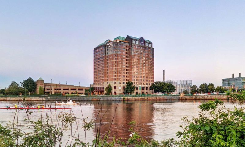 Hotel DoubleTree Suites by Hilton Boston - Cambridge, USA, Boston. Großes 2